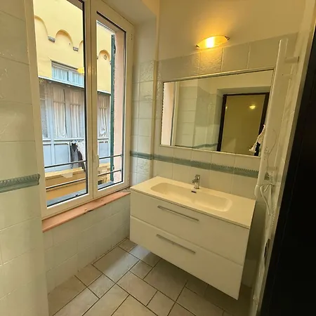 Апартаменти 15mt Dal Mare Grazioso Bilocale Sul Budello A-c Алассіо