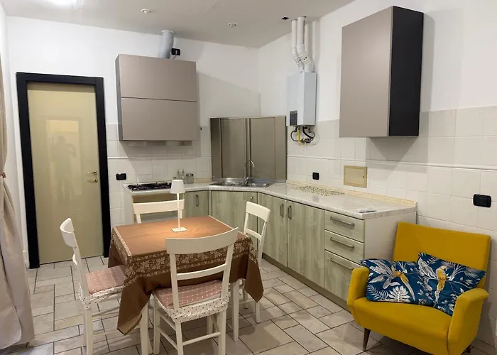 15mt Dal Mare Grazioso Bilocale Sul Budello A-c Alassio